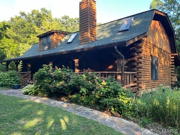 8 Whippoorwill Court , Defiance, MO 63341