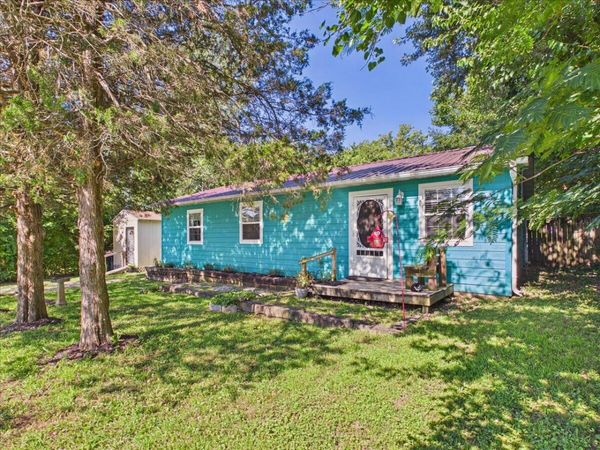 25 South Street , Louisburg, MO 65685