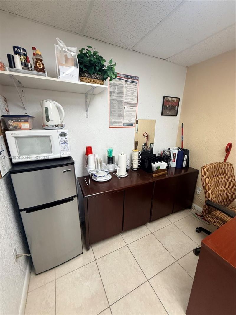 610 NW 183rd St , Unit 207, Miami Gardens, FL 33169 Photo