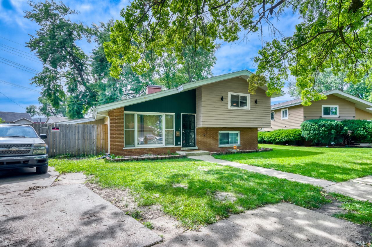 15318 Hastings Drive, Dolton, IL 60419
