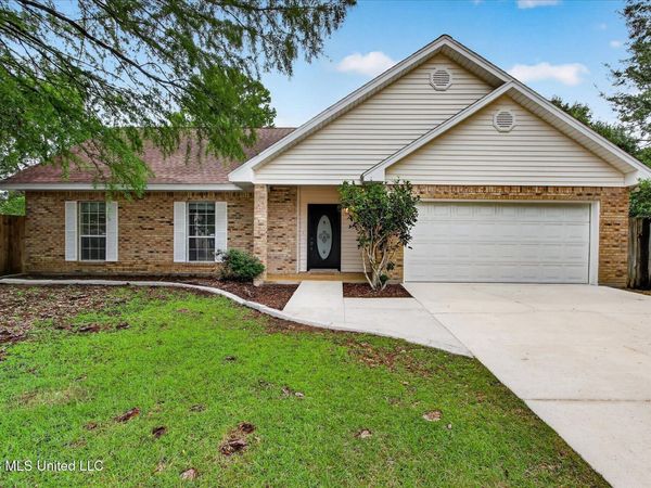 8519 Op La Way, Diamondhead, MS 39525