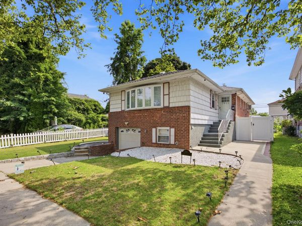 2811 Clearview Expressway , Bayside, NY 11360