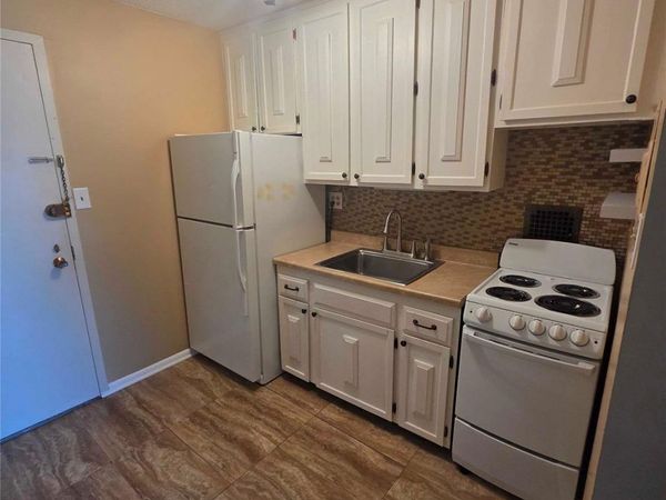 160 Academy Street, Unit 3P, Poughkeepsie, NY 12601