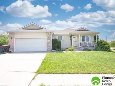 5419 Rockford Drive, Lincoln, NE 68521