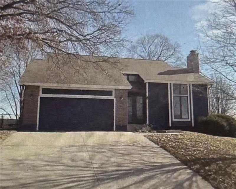 6111 Pine Ridge Road, Parkville, MO 64152 Main Photo