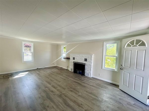 Holtsville, NY 11742