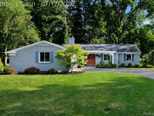 337 Beechview Drive S, Oakland Twp, MI 48306