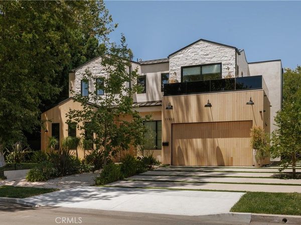 11937 Addison Street , Valley Village, CA 91607