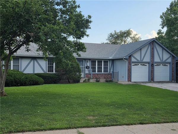 1121 W Elm Terrace, Olathe, KS 66061
