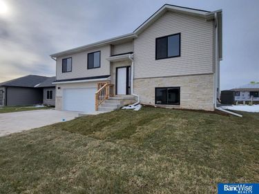 511 Railroad Street, Hallam, NE 68368