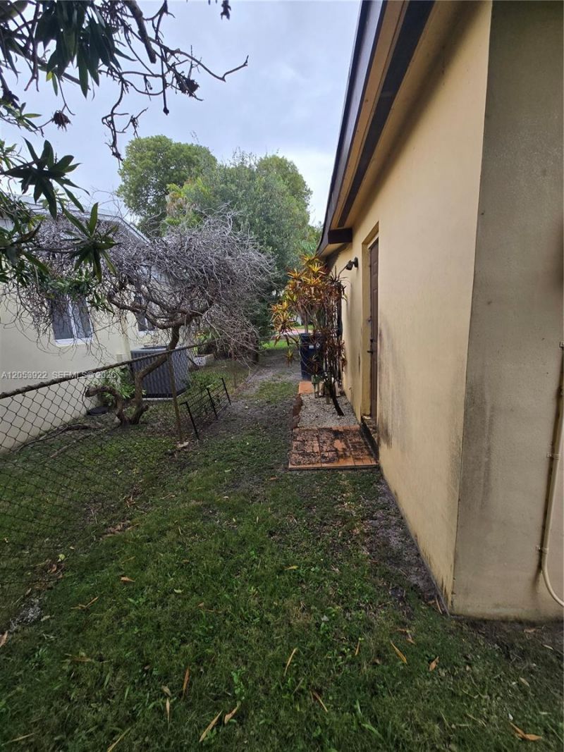 8920 SW 20th St, Miami, FL 33165 Photo