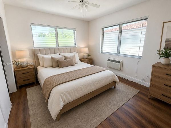 34 Madeira Ave , Unit 6, Coral Gables, FL 33134