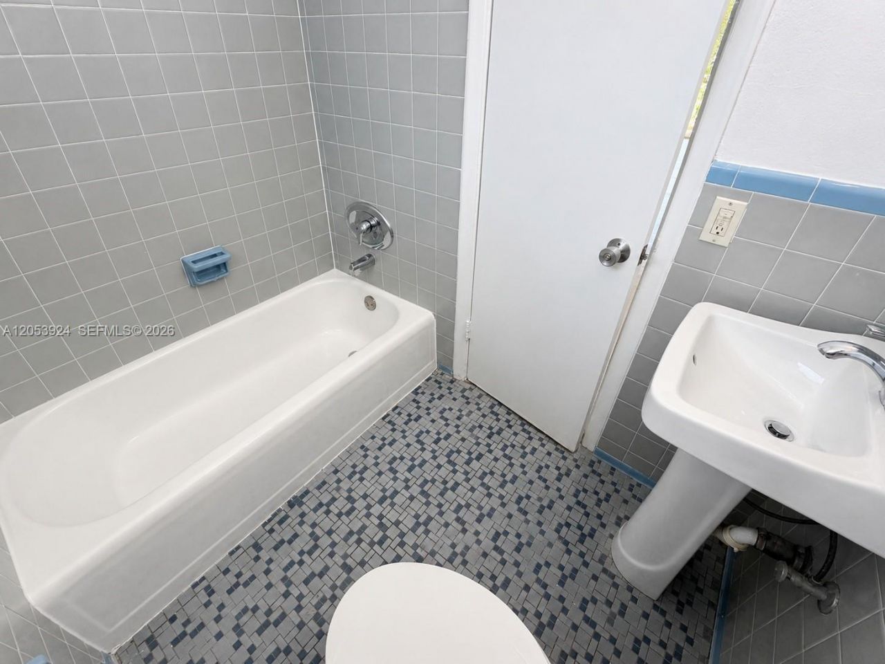 34 Madeira Ave , Unit 6, Coral Gables, FL 33134 Photo