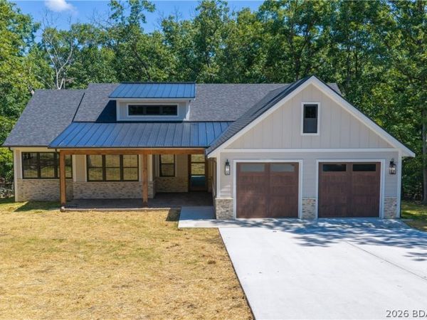 804 Grand Point Boulevard, Porto Cima, MO 65079