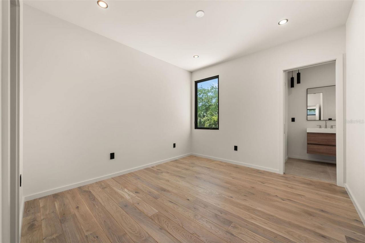 1680 Cherry Lane, Sarasota, FL 34236 Photo