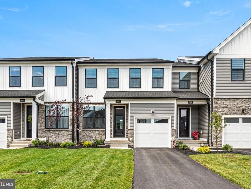 352 Aspen Way, King of Prussia, PA 19406 Main Photo