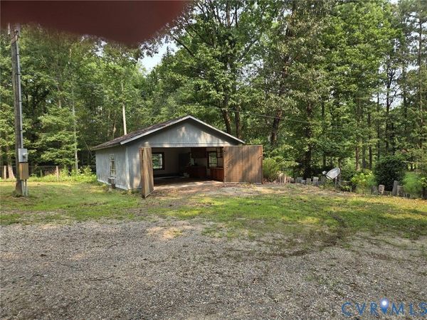 18816 Turkey Egg Road, Dinwiddie, VA 23841