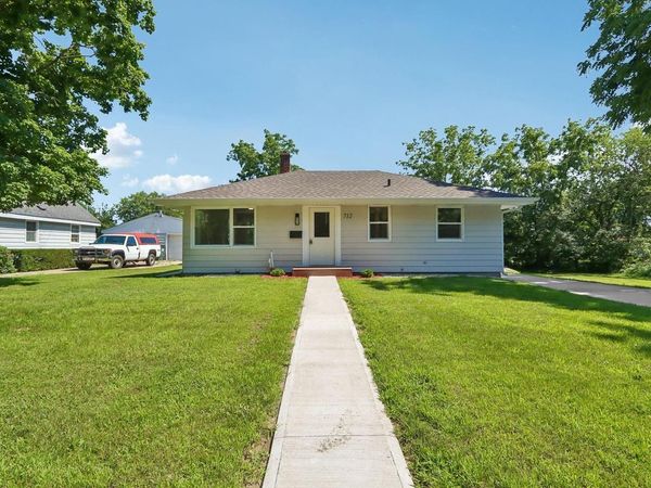 712 E Edgewater Street, Portage, WI 53901