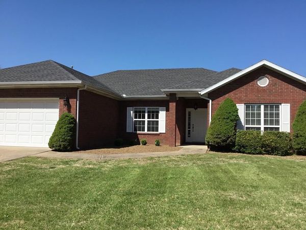 303 Cross Lane , Bentonville, AR 72712