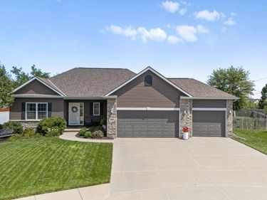 20454 Meredith Circle, Elkhorn, NE 68022