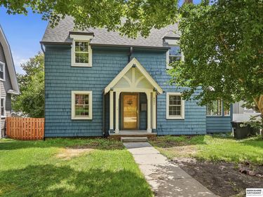 321 S 51st Street, Omaha, NE 68132