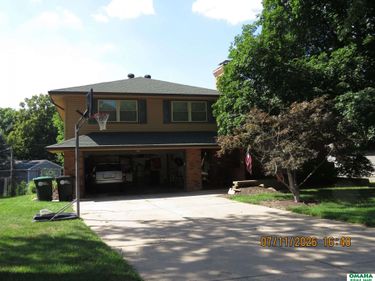 12228 Deer Hollow Drive, Omaha, NE 68154