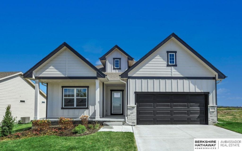 18073 Soldier Street, Omaha, NE 68136 Main Photo