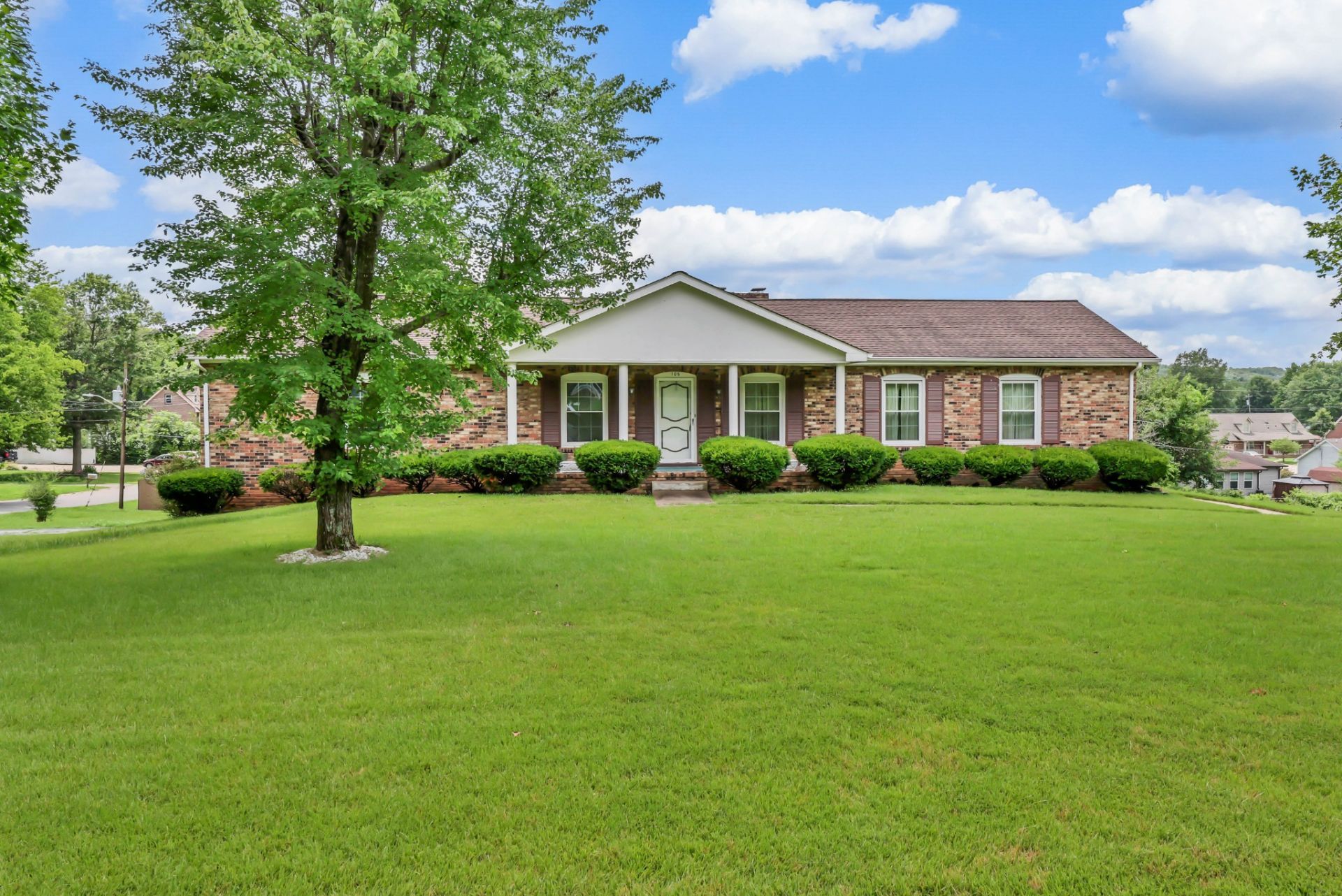 106 Crestmore Drive, Clarksville, TN 37040 Main Photo