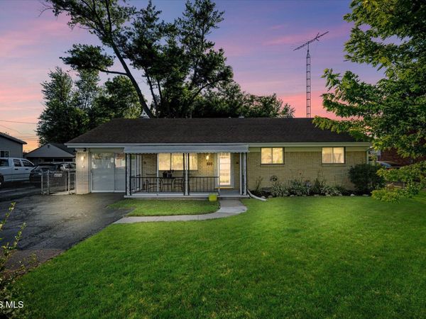 820 S Hill Park Drive, Holland, OH 43528