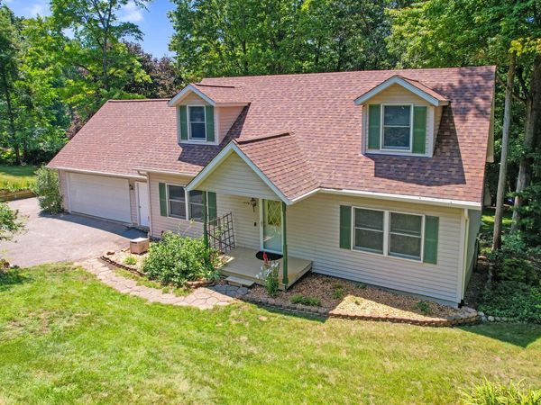 11176 Mcgregor, Pinckney, MI 48169