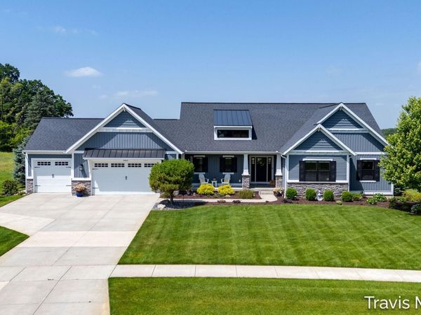 9063 Sterling Hills Drive NE, Rockford, MI 49341