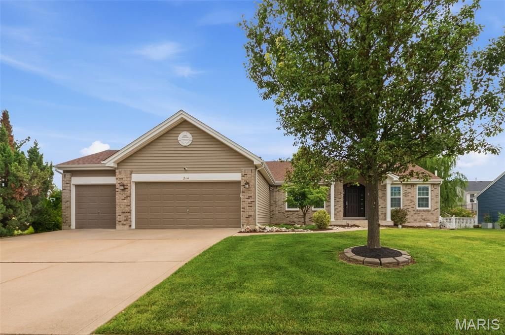 214 Charging Bear Drive , Wentzville, MO 63385 Main Photo
