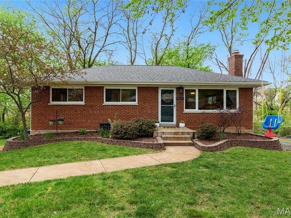 9604 Greenview Drive , St Louis, MO 63126