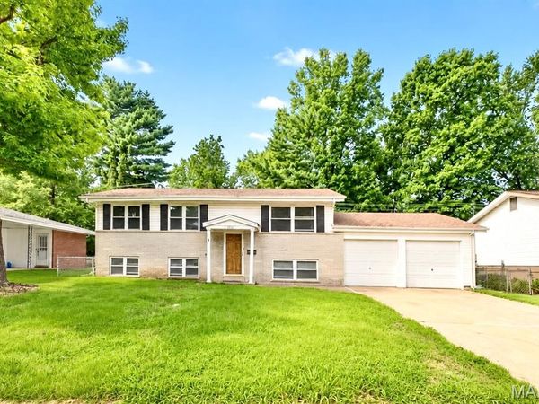 1800 Bobbinray Avenue, Florissant, MO 63031