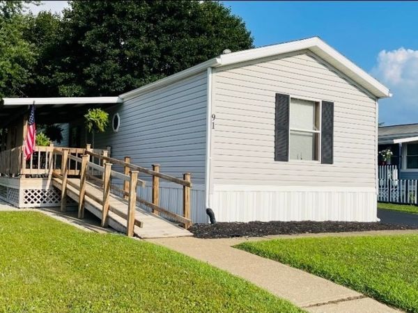 324 Fairview Street , Unit 91, West Lafayette, OH 43845