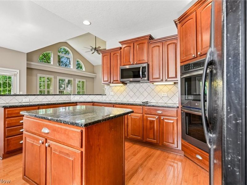 36305 Montrose Way, Avon, OH 44011 Photo 10