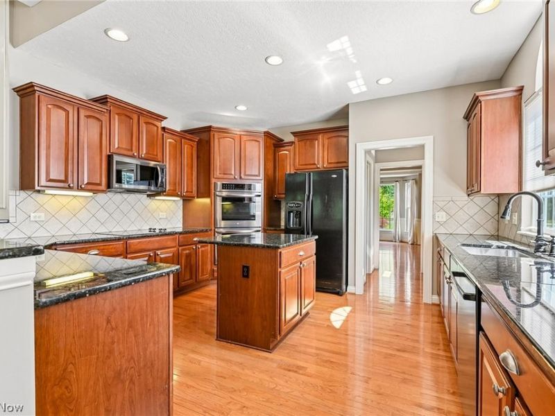 36305 Montrose Way, Avon, OH 44011 Photo 13