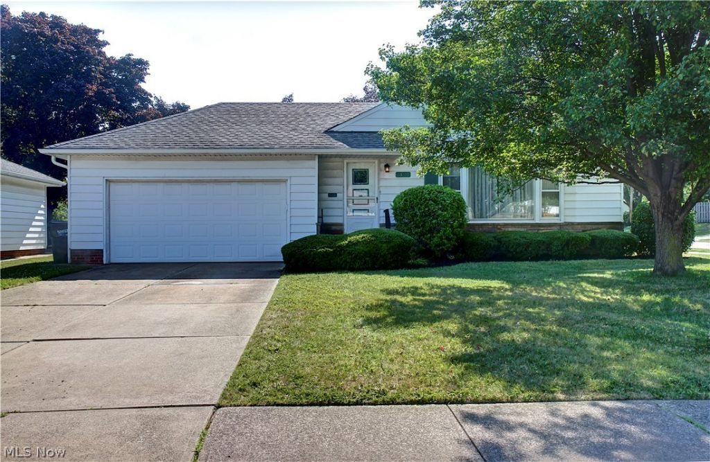 1679 Chelmsford Road , Mayfield Heights, OH 44124 Main Photo
