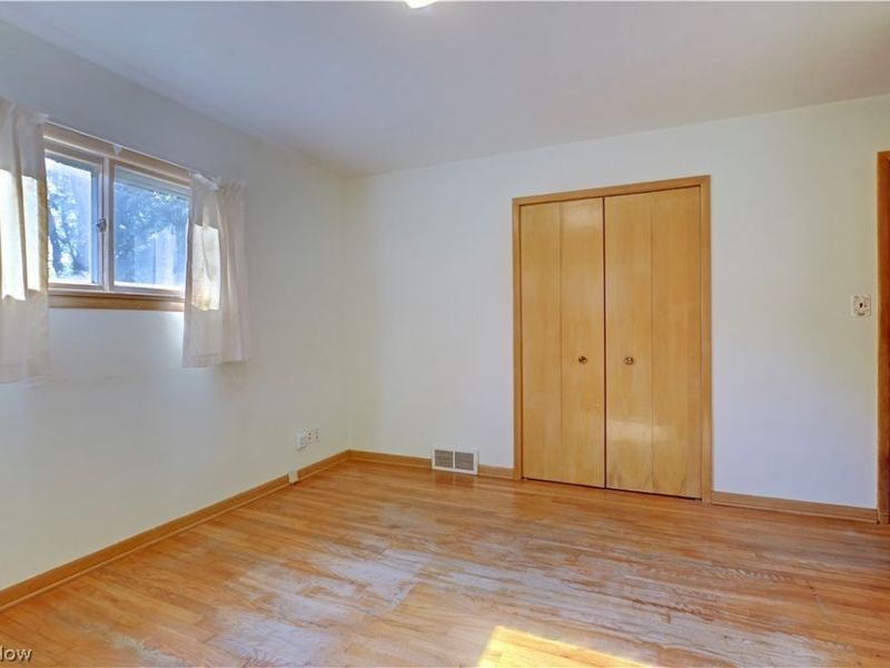 1679 Chelmsford Road, Mayfield Heights, OH 44124 Photo 22