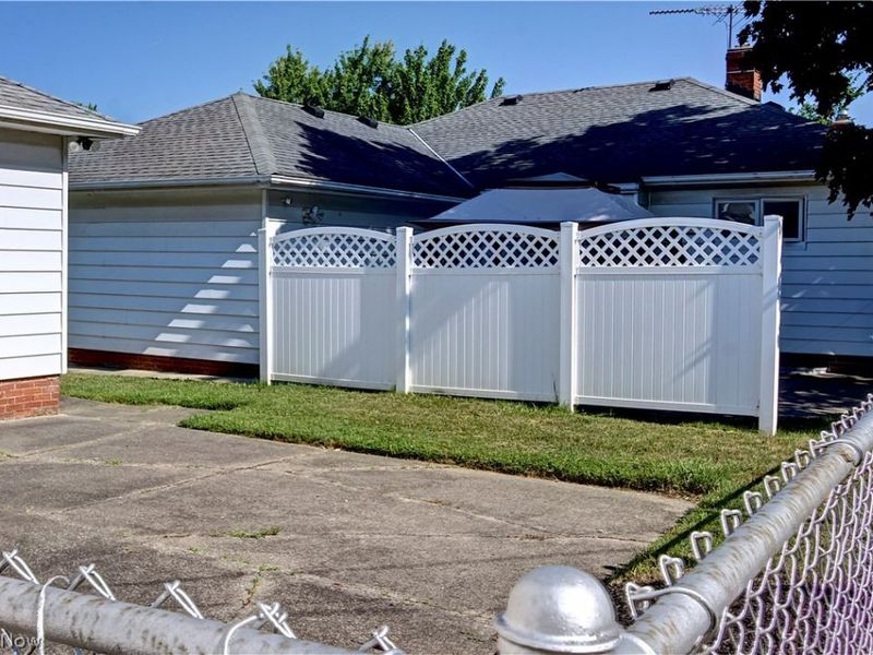 1679 Chelmsford Road, Mayfield Heights, OH 44124 Photo 28