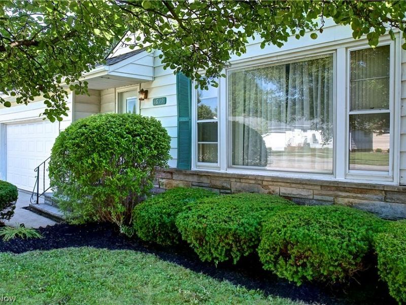 1679 Chelmsford Road, Mayfield Heights, OH 44124 Photo 3