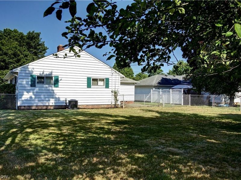 1679 Chelmsford Road, Mayfield Heights, OH 44124 Photo 33