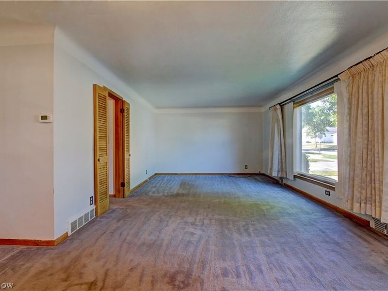 1679 Chelmsford Road, Mayfield Heights, OH 44124 Photo 6