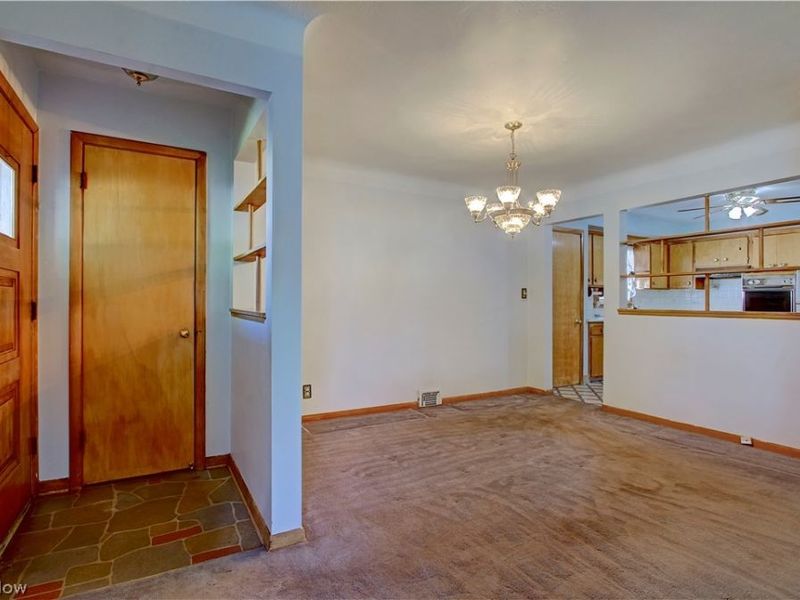 1679 Chelmsford Road, Mayfield Heights, OH 44124 Photo 8