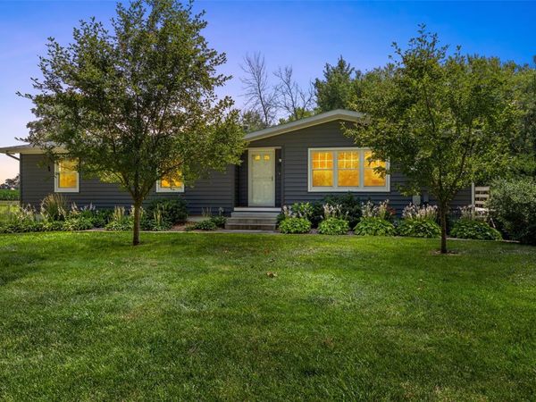 357 Spring Creek Rd, Mt Vernon, IA 52314