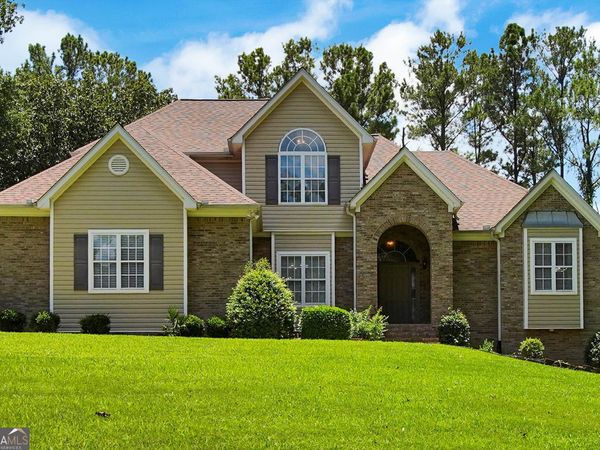 190 Baywatch Circle, Fayetteville, GA 30215