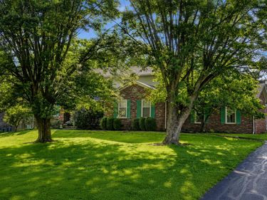 111 Lone Oak Drive, Nicholasville, KY 40356