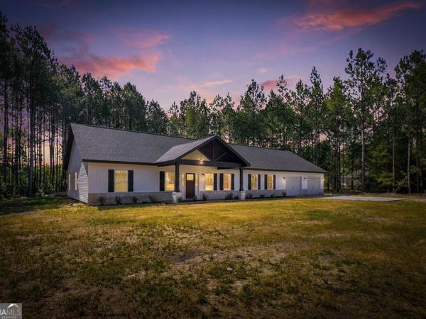 7299 Manningtown Road, Jesup, GA 31546