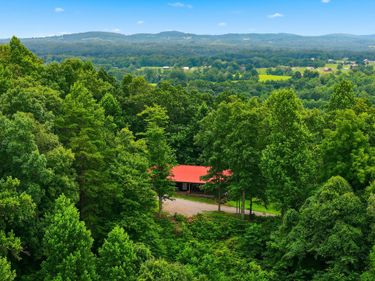 582 High Ridge Tower Road, Middleburg, KY 42541