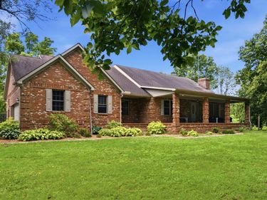 1077 Hammonds Creek Road, Lawrenceburg, KY 40342